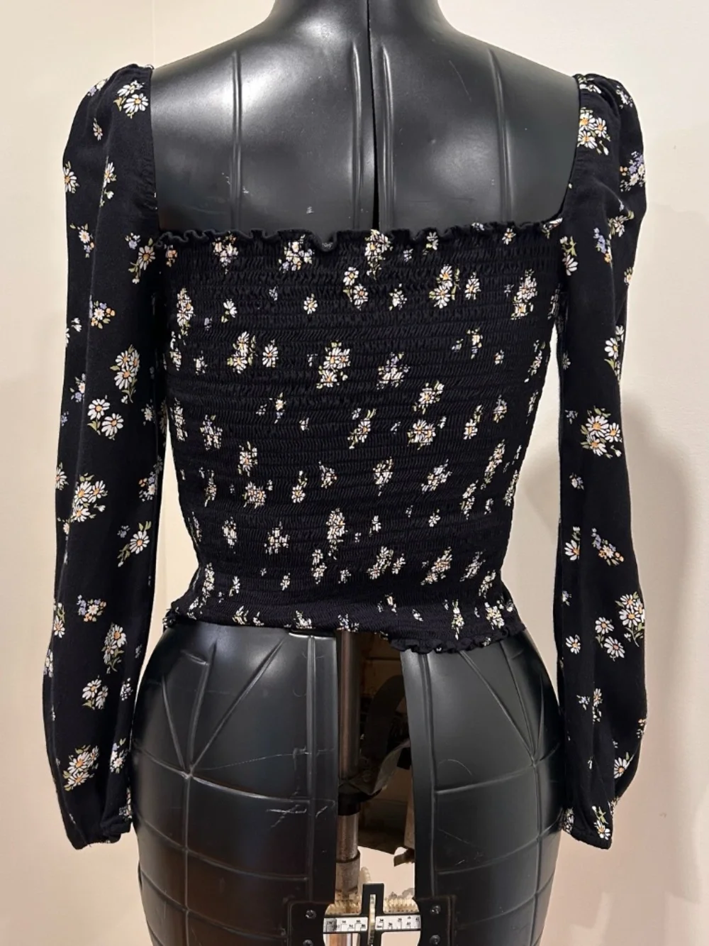 Reformation Daisy Black Floral Sweetheart Long Sleeve Top Size 2